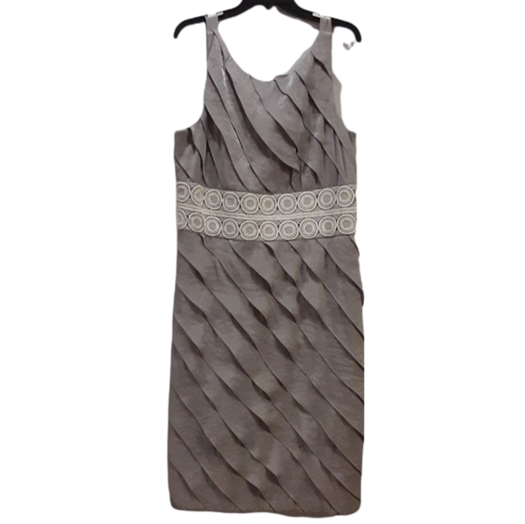 London Times Dresses & Skirts - London Times Gray and White Dress Size 18